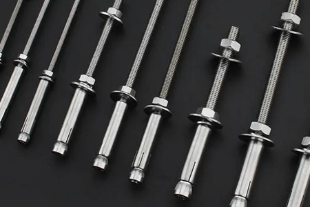 超長(zhǎng)螺栓連接時(shí)是否需要特殊工具？扳手不可少！